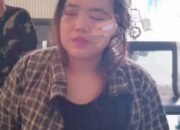 Ibu rumah tangga di tanggamus disayat pisau suami sirih,luka parah di kepala dan bahu.