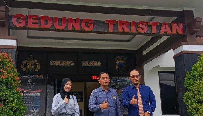 Agus Palon Penuhi Panggilan Polres Blora Terkait Dugaan Perusakan Jalan Cor di Jepon