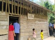 Di Balik Dinding Papan dan Atap Seng: Potret Haru Kelas Jauh SDN 1 Tanjung Raja